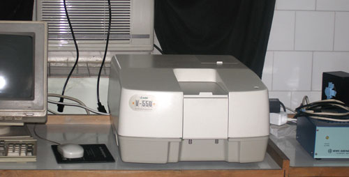 Jasco V-550 spectrophotometer